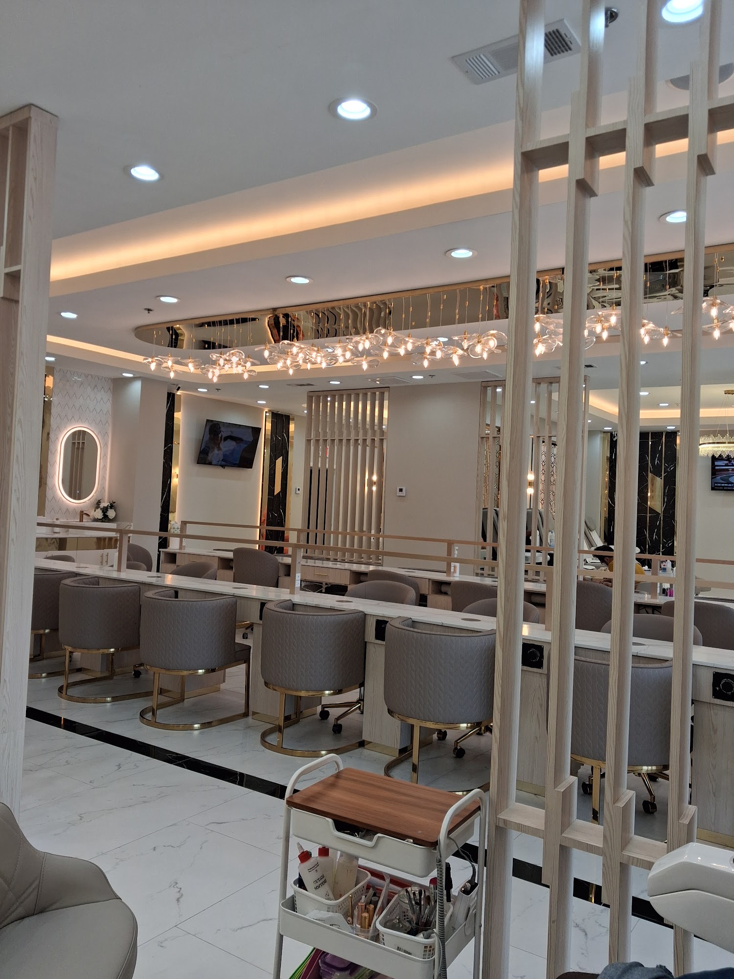 Luxia Nail Spa North Charleston interior