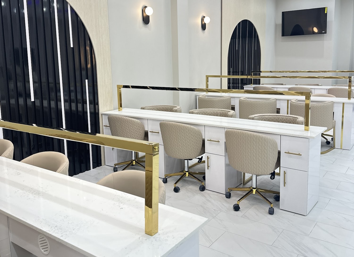 Luxia Nail Spa Summerville interior