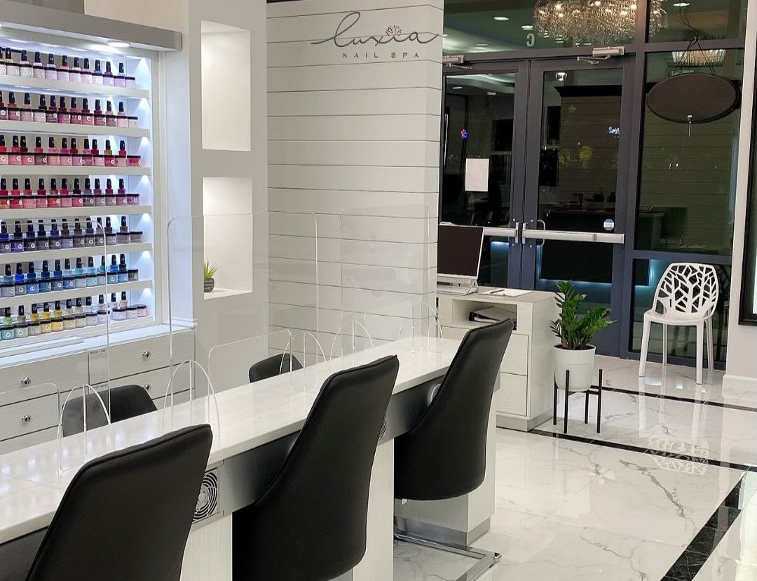 Luxia Nail Spa West Ashley interior